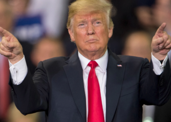 Trump: Türkiye onları sevmiyor, Kürtleri korumak istiyoruz