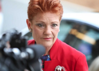 Hanson, suçlu güvenlik kamerası desteğiyle bulunmalı: Brisbane’de ‘ırkçı’ bir not yazan Tek Ulus Partili şahsa tepki