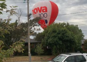 Melbourne’de 5 dakika arayla iki sıcak hava balonu düştü