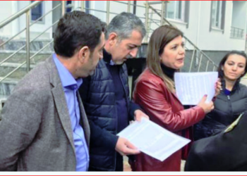 Boş evlere perde asıldı: HDP’li vekil 232 seçmen kaydedilen boş daireleri gösterdi