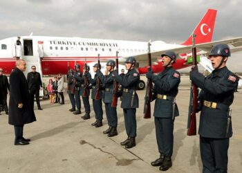 Cumhurbaşkanlığı uçağı ile seçim mitingi