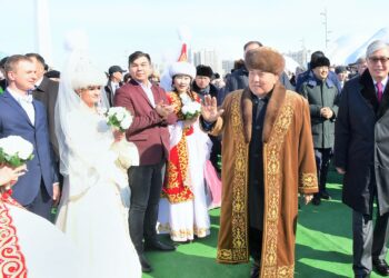 Görevini devreden Nursultan Nazarbayev, İngiliz Mimar’ın tasarladığı merkezde ikamet edecek