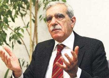 ‘Bu ne telaş, bu ne aymazlık’ diyen  Ahmet Türk: AKP, kaybettiği belediyeleri teslim etmiyor, atama yapıp ihale açıyor