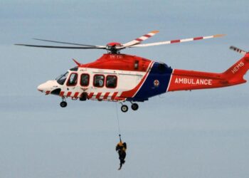 Victoria’da boğulmak üzere olan turisti kurtaran SES gönüllüsü baba-oğul hayatını kaybetti