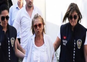 Yazar Nazlı Ilıcak, cezaevinden mesajı var: Dışarıda hayat devam ediyor, ben mezarda izliyor gibiyim