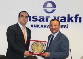 Kılıçdaroğlu’nu yumruklayanı serbest bırakan savcı, Ensar Vakfı’nın başkanı çıktı