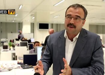 Gazeteci Ali Akkuş, vefat eden babasının cenaze namazını cezaevinde kıldı