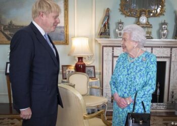 Boris Johnson kabine revizyonu ile başladı