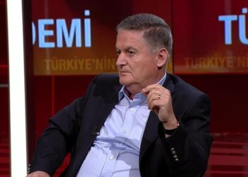 Perinçekci Ahmet Zeki Üçok’tan HSK’ya “Ankesörlü telefon operasyonu” talimatı