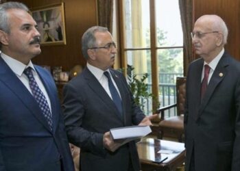 CHP’li Özgür Özel: Kayıp 15 Temmuz raporu için TBMM Başkanı’ndan açıklama bekliyorum