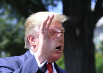 Trump: Türkiye Kürt nüfusu yok etmeye kalkarsa ekonomisini mahvederim