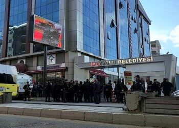Van İpekyolu Belediyesi’ne kayyım: HDP’li eş başkanlar gözaltında