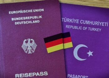 Geçen yıl 16 bin 700 kişi pasaport aldı: Alman vatandaşlığına geçişte Türkler  ilk sırada