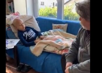 Ahmet Nesin’den Almanya’da tedavi gören Ahmet’e moral ziyareti