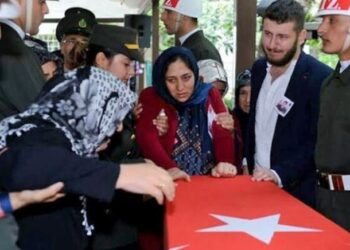 Şehit eşine ‘terörist’ cezasına isyan: ‘Verdiğiniz utanç vesikası bu kararınızı kabul etmiyorum’
