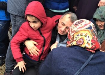 Yürekleri dağladı: Anne mezara, baba cezaevine, çocuklar yine ortada kaldı