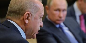 İngiliz The Guardian Gazetesi: Putin zafer istiyor, Türkiye Suriye’de felaketin eşiğinde