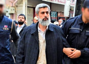 Alparslan Kuytul: Evlerinden atılan talebeler, sohbette katıldıkları için zulme uğruyor