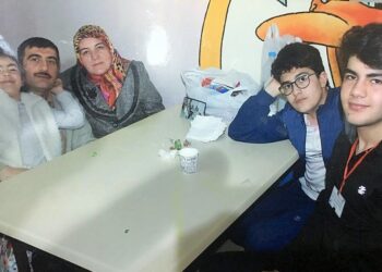 Anne ve baba aynı cezaevinde: Tutuklu Birgül Öğretmen’in böbreğinde kanama başladı