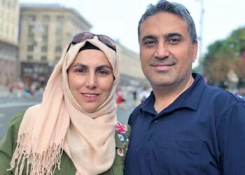Cadı avı sonucu yargılanan iş adamının evini yağmaladılar