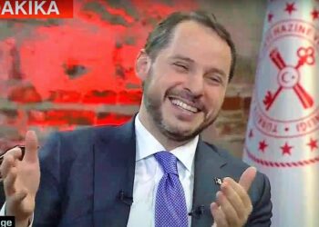 Damat için özel protokol: Gazete baskıları programın bitmesini bekledi!