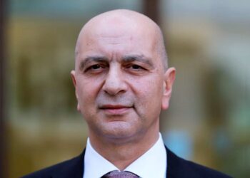 İlkokul mezunu satın alma şefi: Koza’yı göz göre göre batırıyorlar