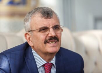 Erdoğan’ın özel doktoru hem rektör hem de 6 fakültede dekan vekili