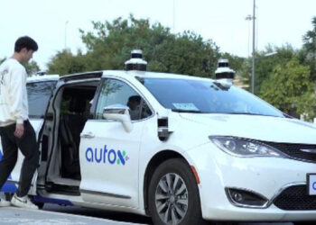 Robot taksilere ilk test: Sürücüsüz taksiler Çin’de yollara çıktı