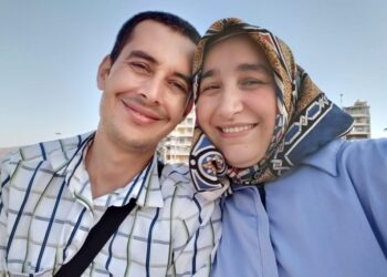 KHK’lı İmam ve eşi, öğrettikleri Kur’an ve verdikleri vaazdan dolayı tutuklandı, sonra ihraç oldular