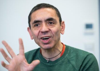 Aşının mücidi Prof. Dr. Uğur Şahin: Virüs 10 yıl daha bizimle
