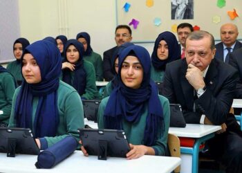 Ülkenin vahim tablosu: Z kuşağının yüzde 28.5’i ateist, yüzde 56’sı dini vecibeleri yerine getirmiyor