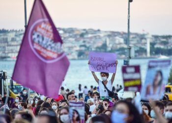 İstanbul Sözleşmesi’ne tepkiler devam diyor: Türkiye,kadına yönelik şiddette OECD ülkeleri arasında zirvede