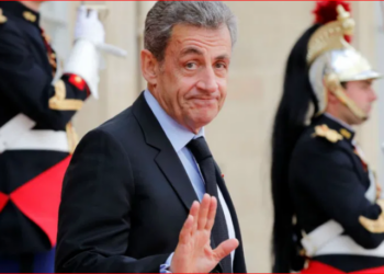 Fransa tarihinde bir ilk: Sarkozy yolsuzluktan mahkum oldu