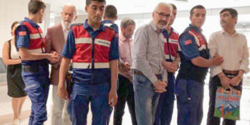 Gazeteci Mustafa Ünal’ın mektubunu paylaşan Elif Çakır: Görünürde suçu yok ama yine de suçlu!