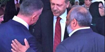 AKP’yi eleştiren  Kılıçdaroğlu: Sen doğru dur, eğri belasını bulur,  bütün pislikleri ortalığa saçıldı