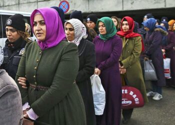 Başörtülülere zulmün zirve yaptığı Türkiye’de İslamafobia sempozyumu
