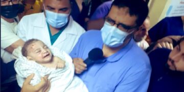 İsrail uçakları kadın ve çocukları katletmeye devam ediyor: Enkaz altından 2 aylık bebek sağ kurtuldu