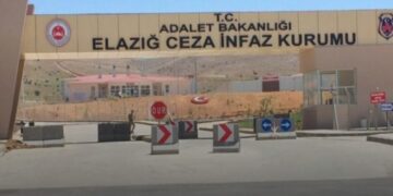 Elazığ’da çıplak arama işkencesine direnen tutuklu darp edildi