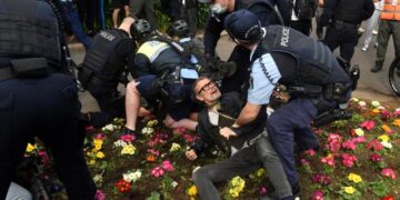 Karantina önlemleri fitili ateşledi: Sydney, Melbourne ve Brisbane’de çok sayıda protestocu gözaltına alındı