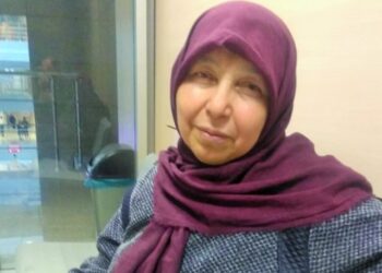 AKP rejiminin yaşlı ve kadınlara işkencesi devam ediyor: 64 yaşındaki hasta tutuklu Fatma Yurt emekleyerek yürüyor