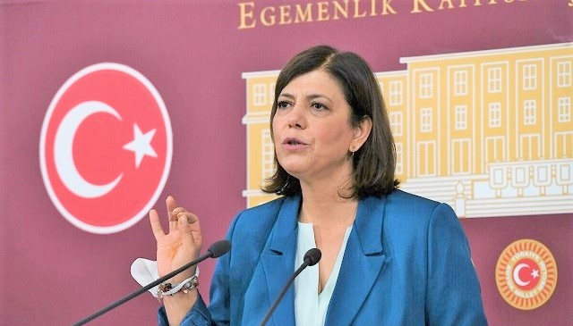 HDP Grup Başkanvekili Meral Danış Beştaş, TBMMde basın toplantısı düzenledi.