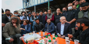 Kılıçdaroğlu, polis saldırısına uğrayan geri dönüşüm işçilerini ziyaret etti: Yanınızda olacağım