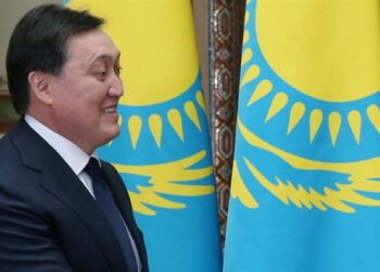 Kazakistan’da protestolar sonuç verdi: Zamlar  Başbakan Askar Mamin’in hükümetini istifa ettirdi