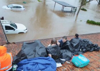 Eyalet Başbakanı Perrottet, sel sularında mahsur kalan bin kişinin kurtarıldığını açıkla