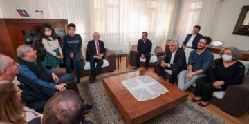 CHP Lideri Kemal Kılıçdaroğlu, Diyarbakır Cezaevi’nin işkence mağdurlarını ziyaret etti