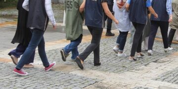 Antalya gözaltında tutulan öğrenci ve öğretmenler tutuklandı