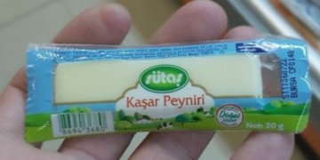 Boş baklava, dilim karpuz ve çeyrek lahanadan sonra şimdi de parmak kaşar