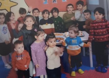 İzmir Cezaevi çocuk koğuşundan yürek burkan doğum günü fotoğrafı
