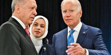 Erdoğan’ın yanından ayırmadığı tercümanı Abushanab kimdir?