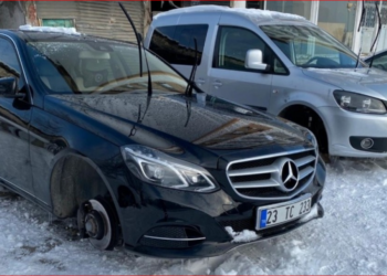 Tarihte böyle gasp ve yağma dönemi olmadı: Kapıdaki Mercedes’i bile parçalayarak sattılar